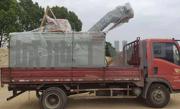 Continuous automatic quenching tank delivery